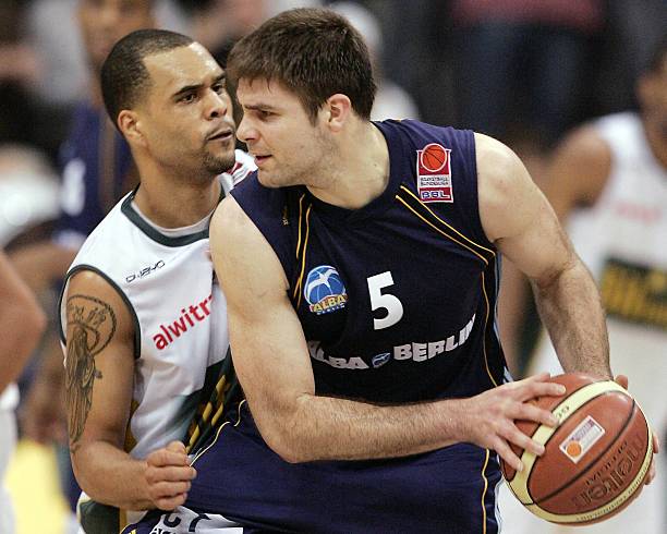 进攻战术上 进攻战术上